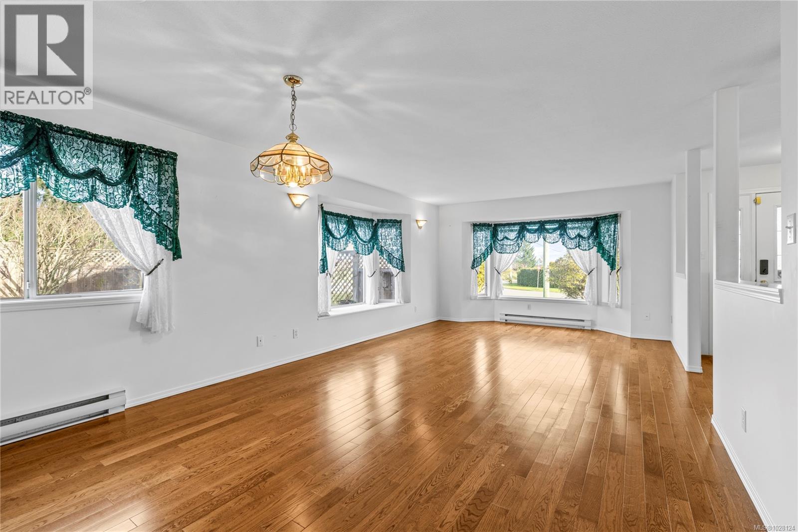 828 Mallory Ave, Parksville