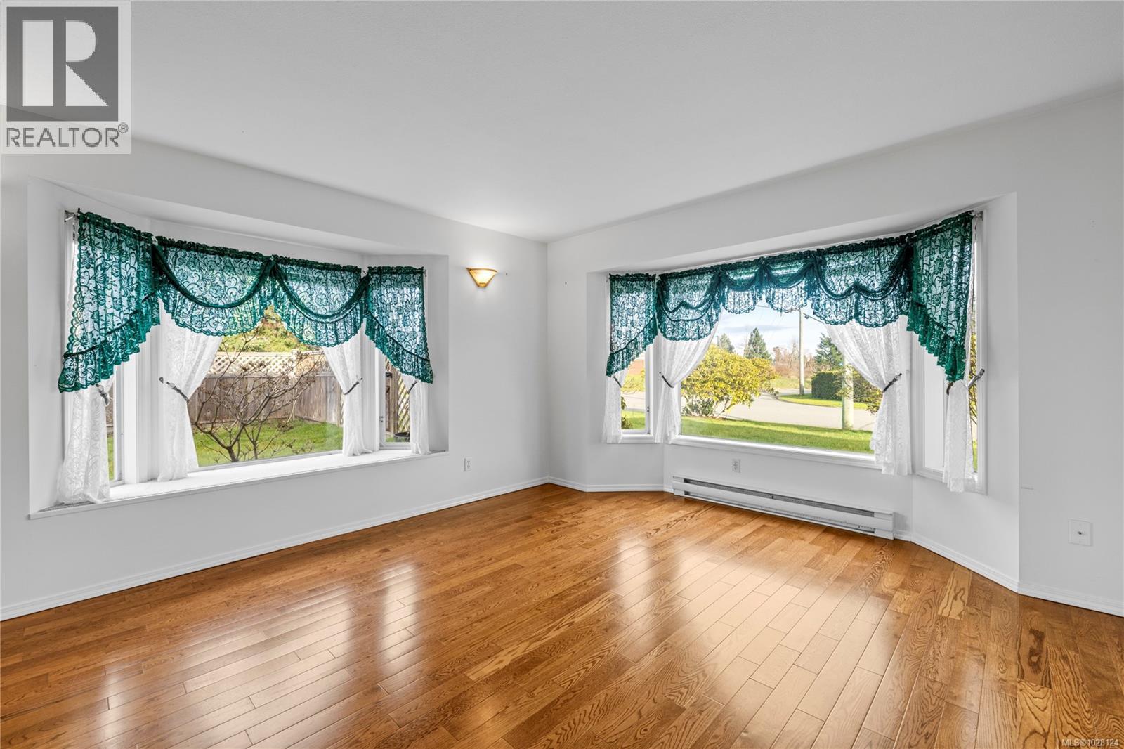 828 Mallory Ave, Parksville