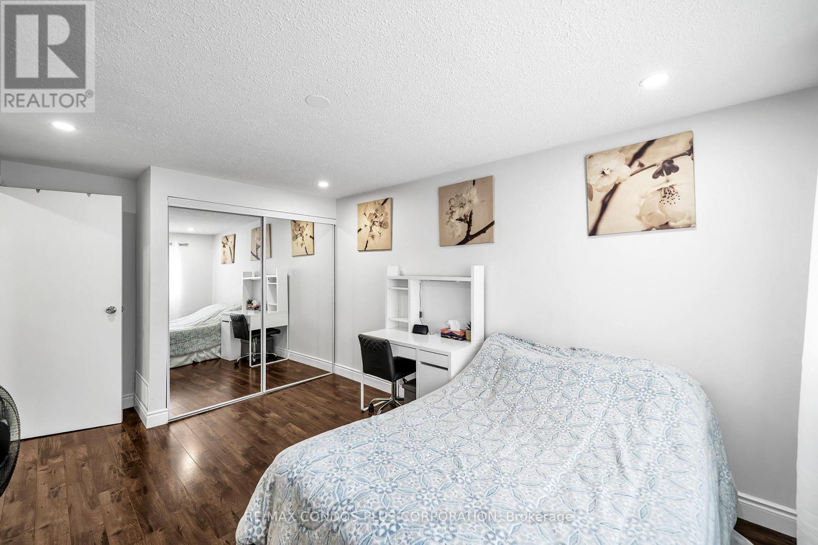 #39 222 PEARSON STREET - 16