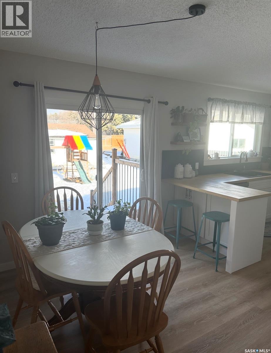 105 6TH AVENUE S - 12