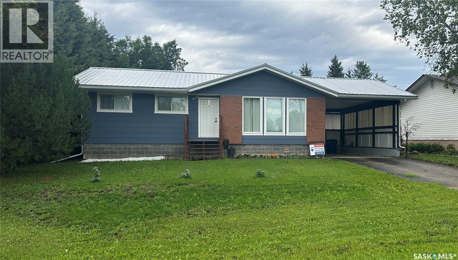 105 6TH AVENUE S - 2