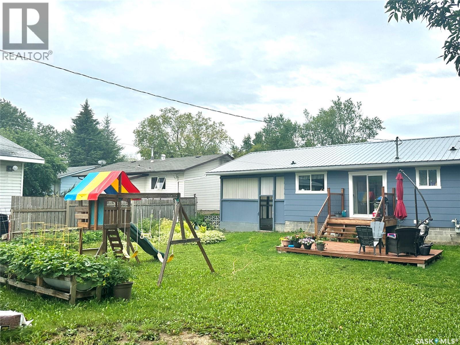 105 6TH AVENUE S - 35