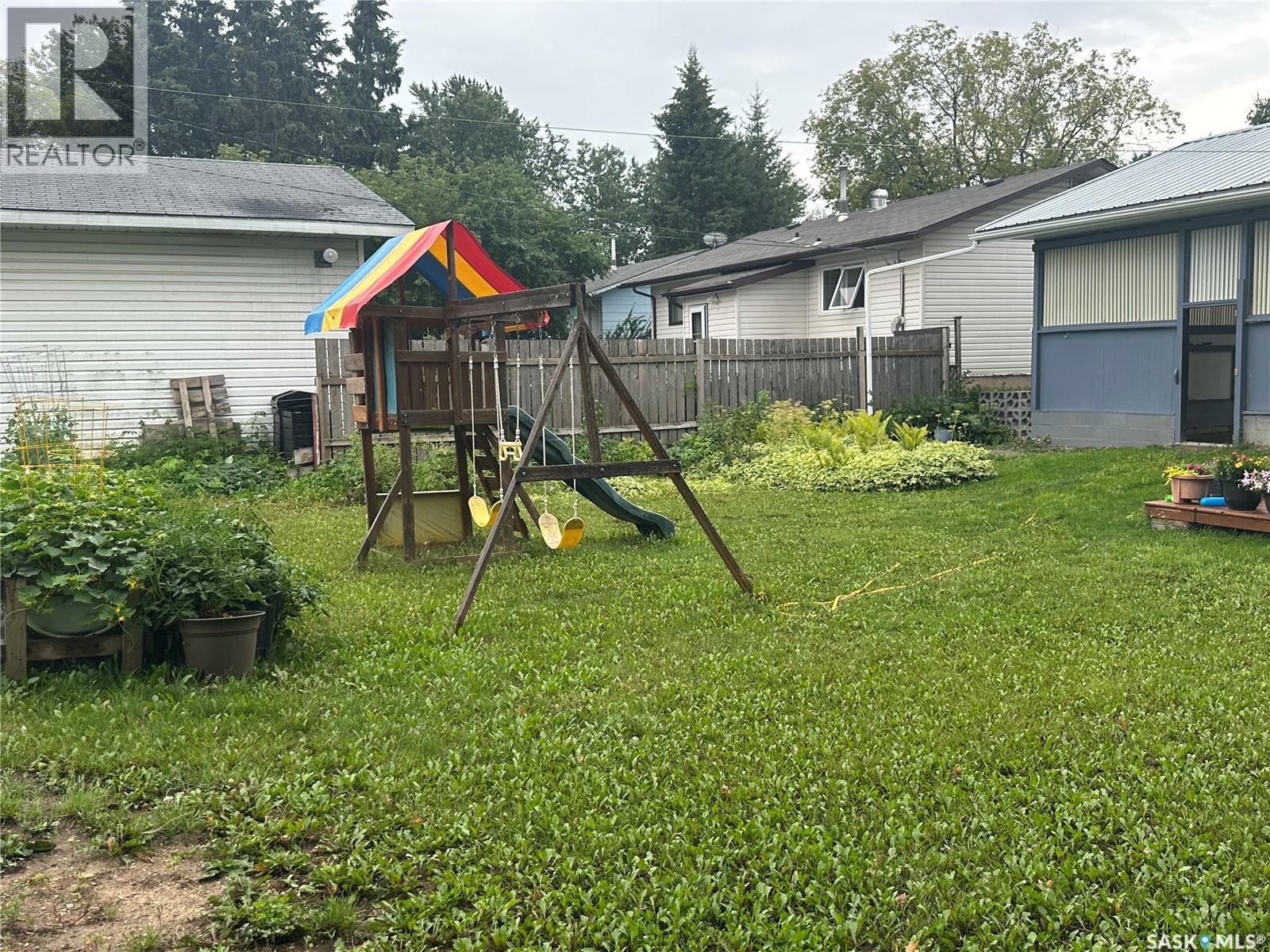 105 6TH AVENUE S - 37