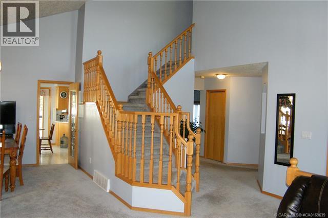 5606 46 AVENUE W - 12