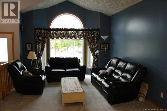 5606 46 AVENUE W - 14