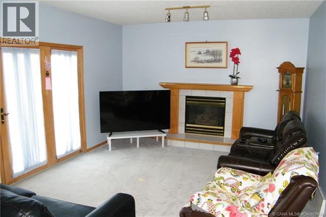 5606 46 AVENUE W - 16
