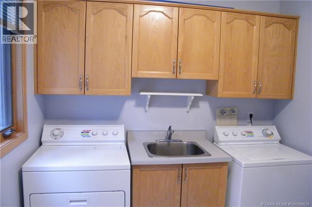 5606 46 AVENUE W - 17