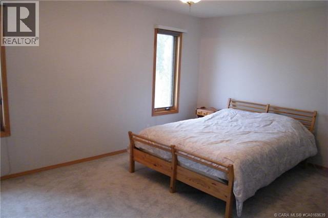 5606 46 AVENUE W - 18