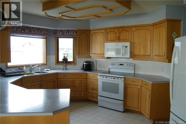 5606 46 AVENUE W - 6