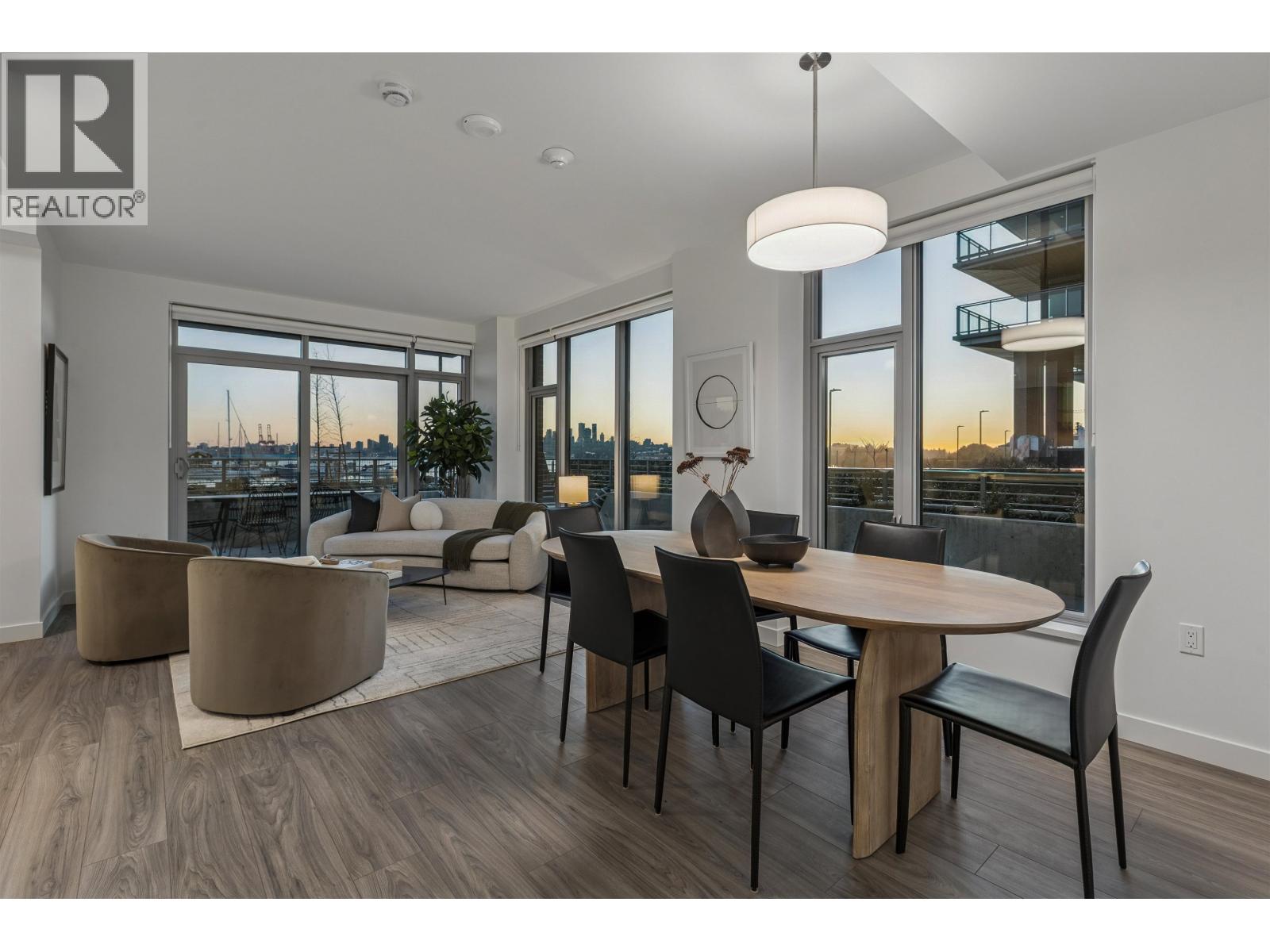 TH 112 755 HARBOURSIDE DRIVE, North Vancouver