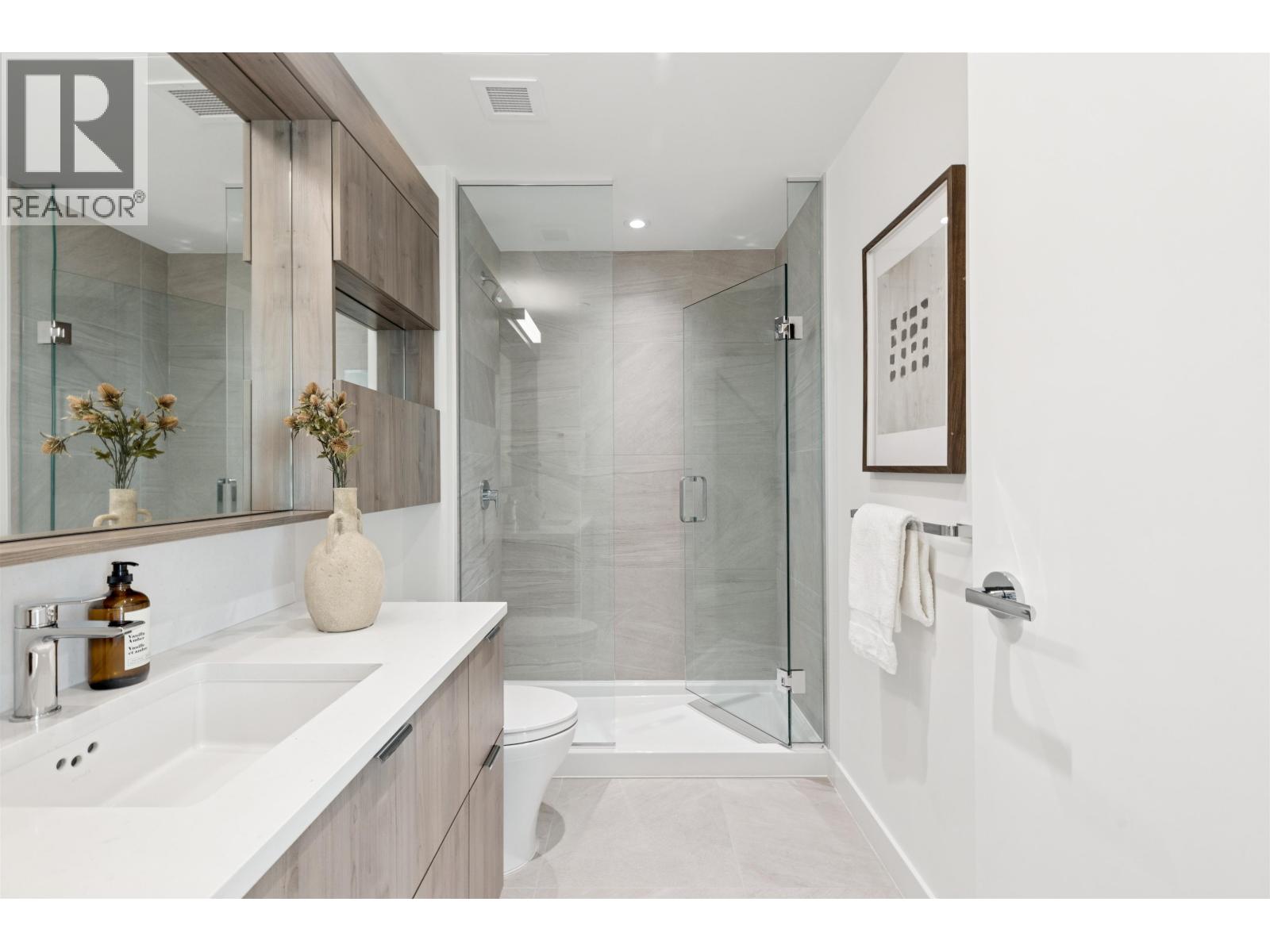 TH 112 755 HARBOURSIDE DRIVE, North Vancouver