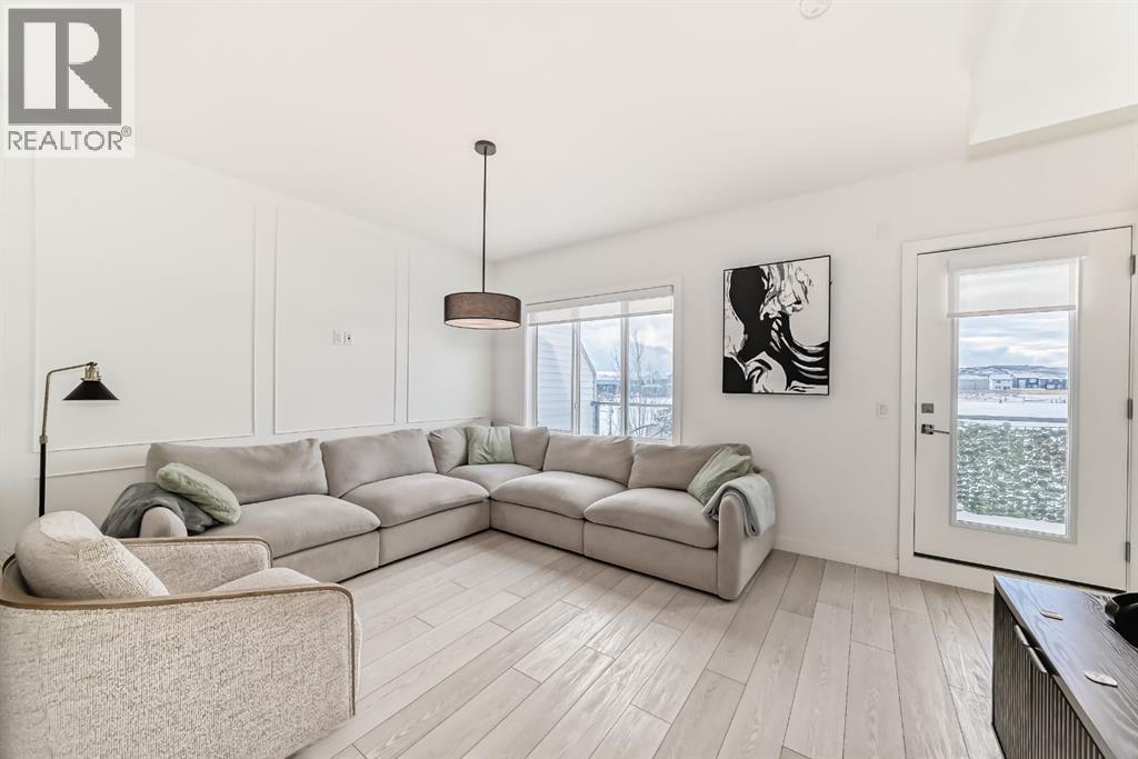 Single Family House for Sale in  CREEKSTONE Drive SW Pine Creek Calgary 