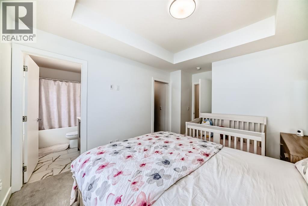 Single Family House for Sale in  CREEKSTONE Drive SW Pine Creek Calgary 