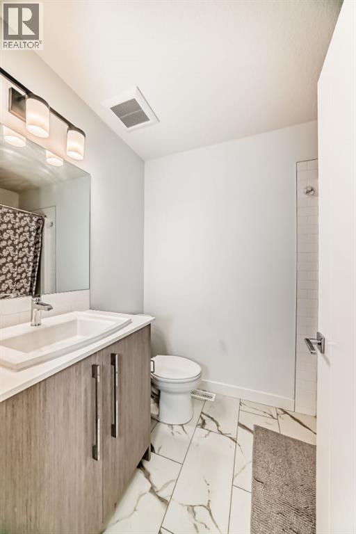 Single Family House for Sale in  CREEKSTONE Drive SW Pine Creek Calgary 