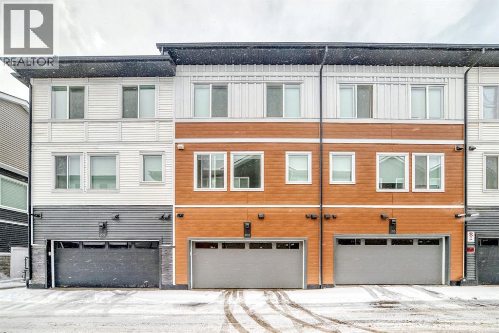 Single Family House for Sale in  CREEKSTONE Drive SW Pine Creek Calgary 