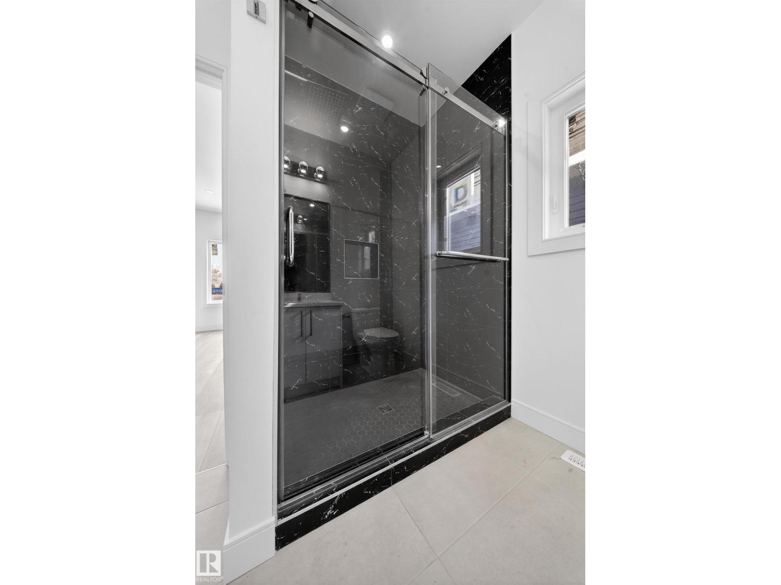 10938 157 ST NW - 24