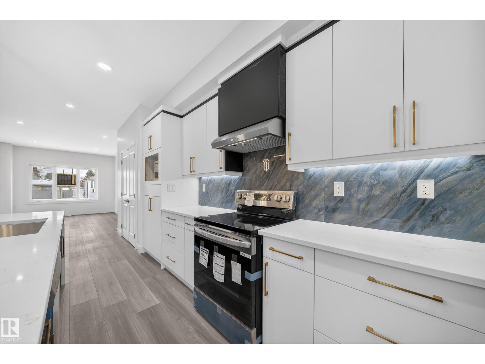 10938 157 ST NW - 12