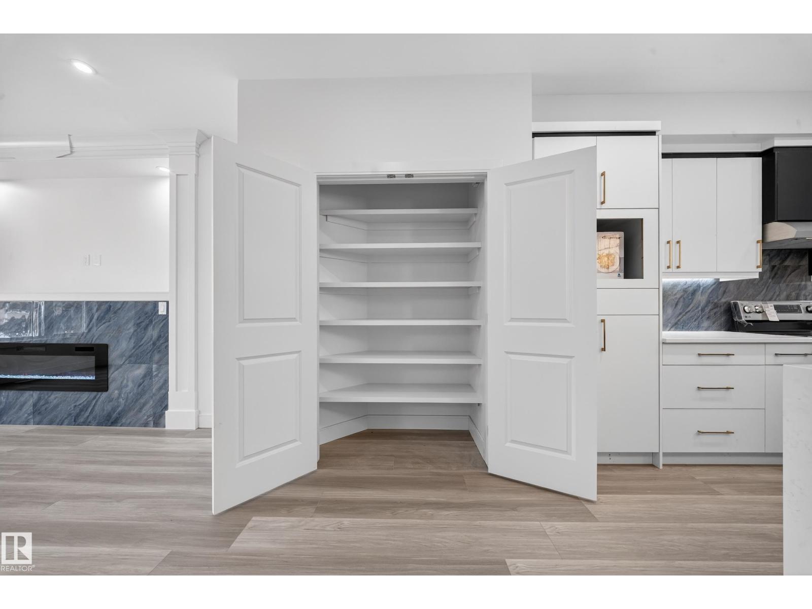 10938 157 ST NW - 17