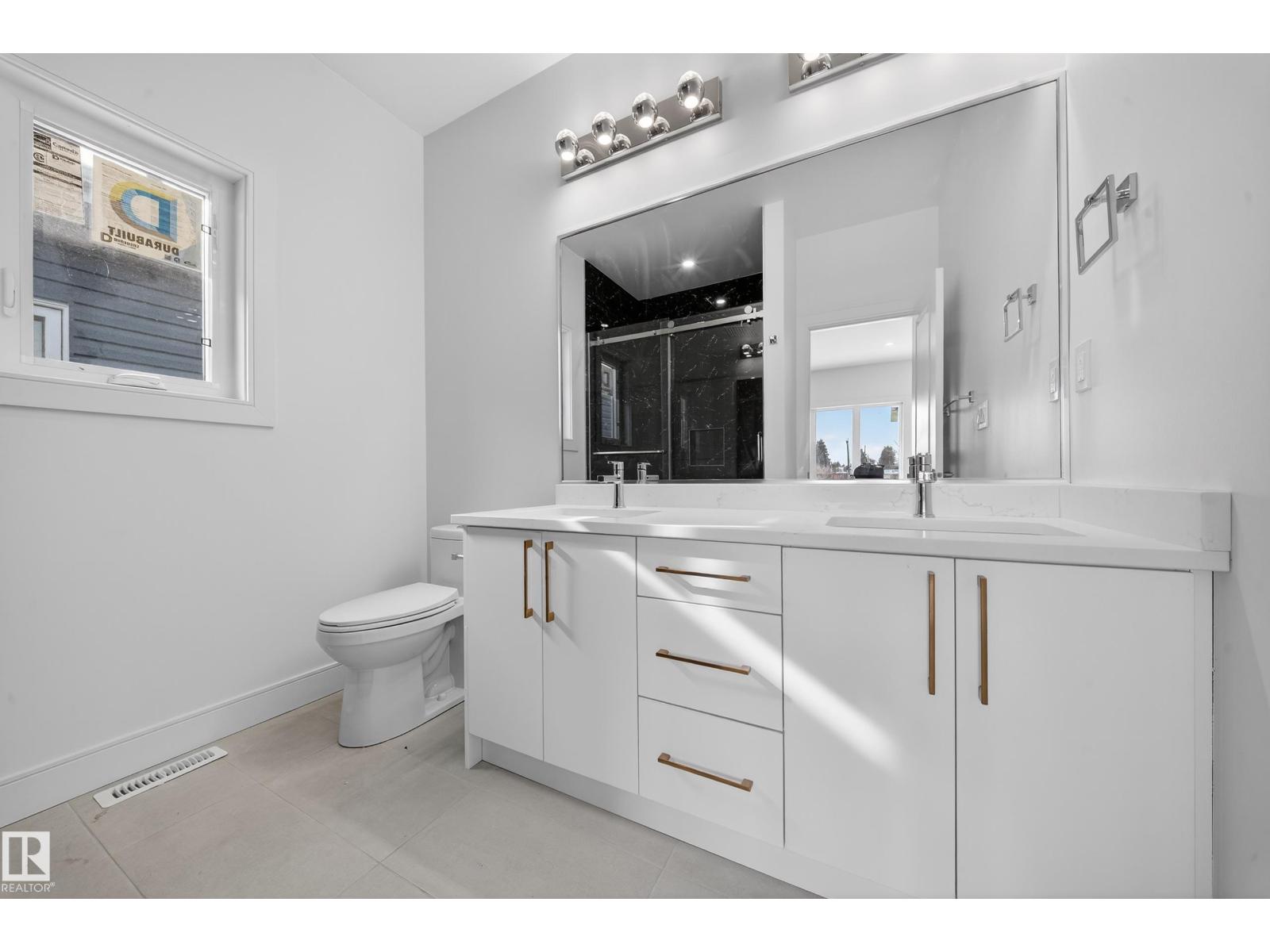 10938 157 ST NW - 23
