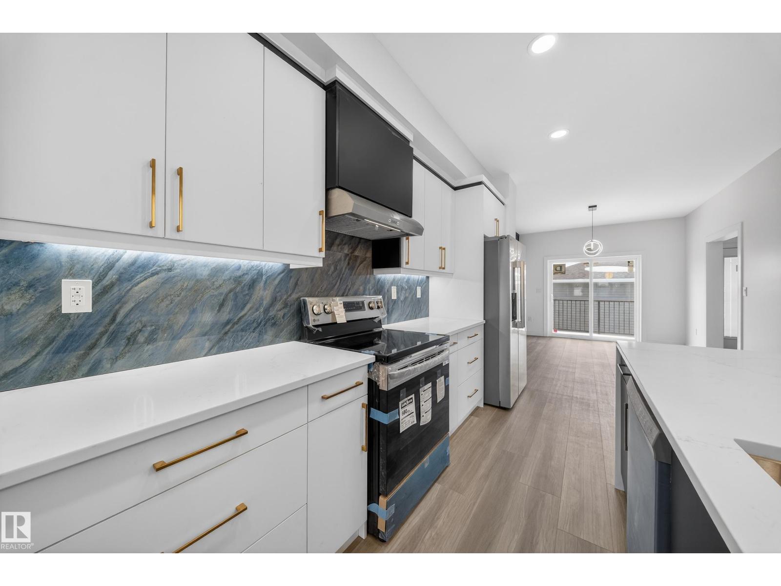 10938 157 ST NW - 10