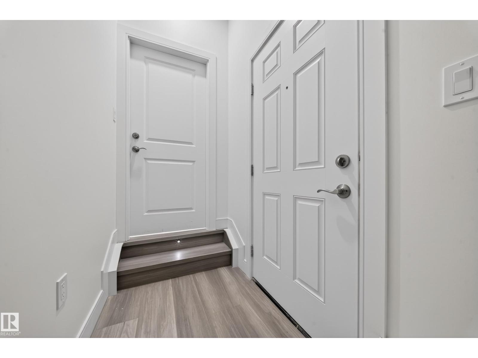 10938 157 ST NW - 34