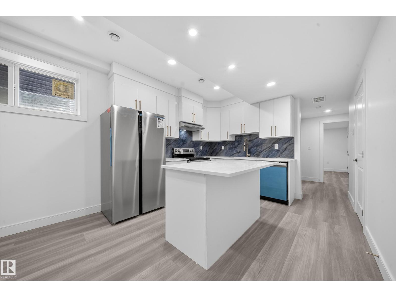 10938 157 ST NW - 35