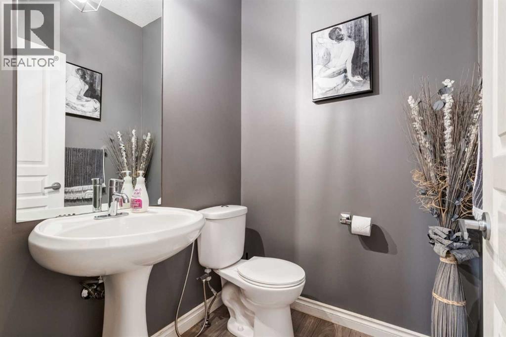 Single Family House for Sale in  Evansbrooke Manor NW Evanston Calgary 