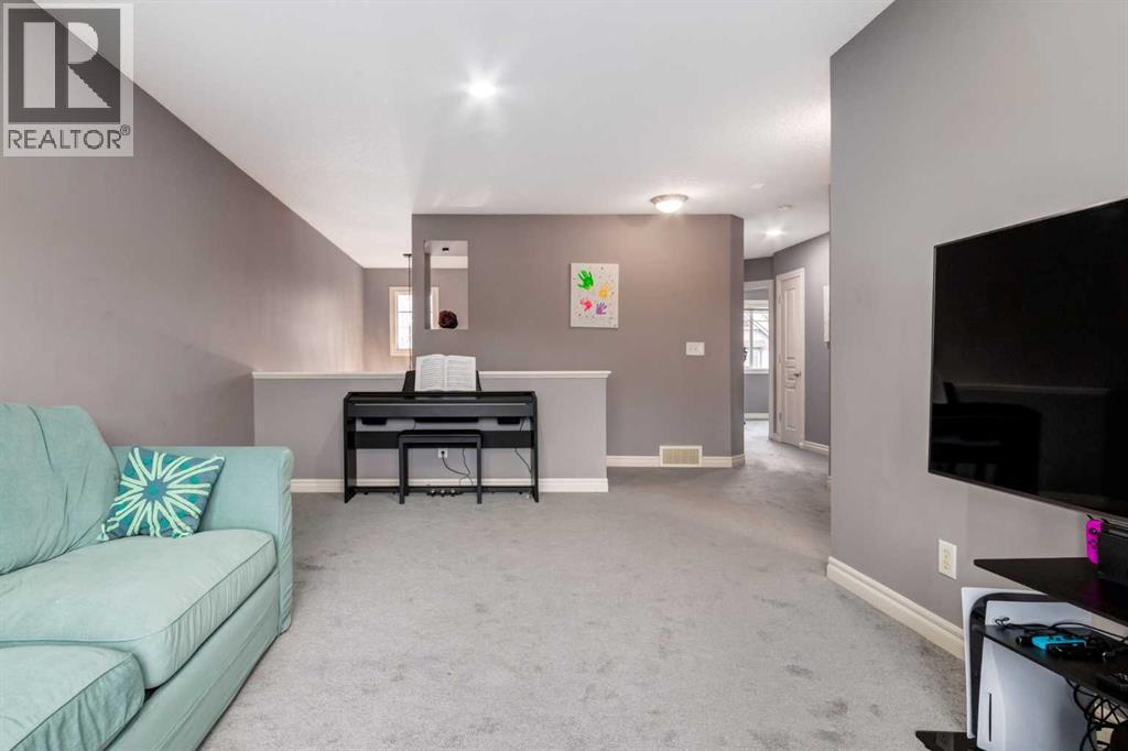 Single Family House for Sale in  Evansbrooke Manor NW Evanston Calgary 