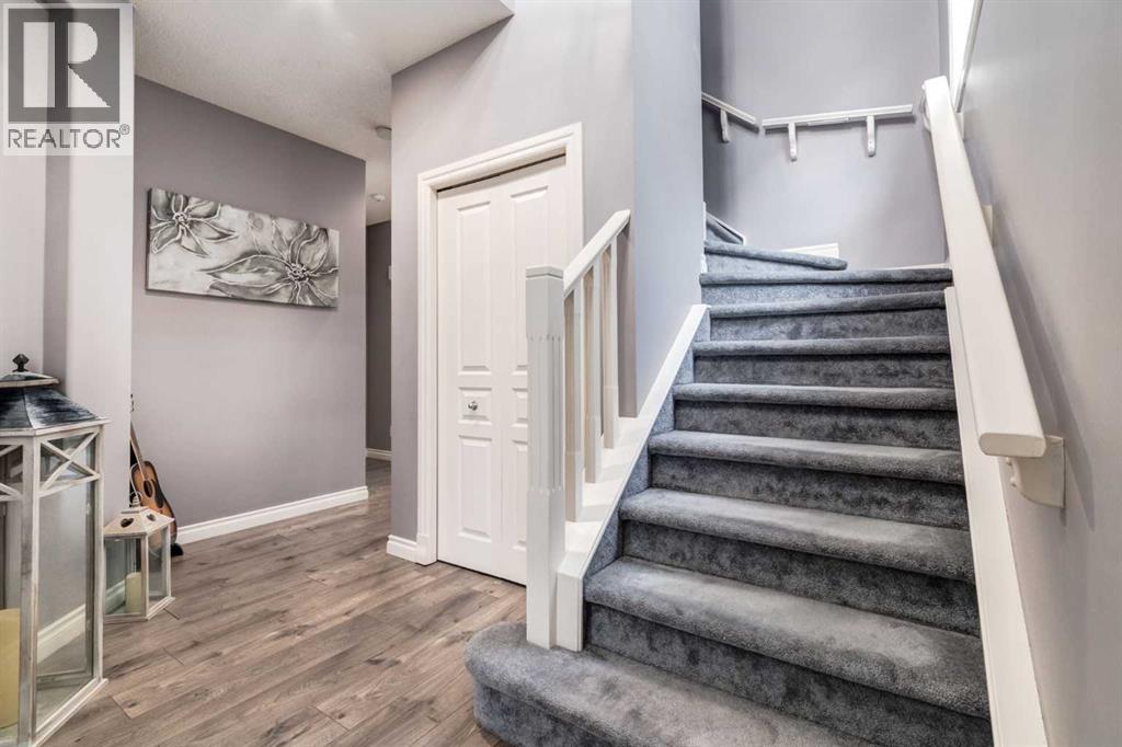 Single Family House for Sale in  Evansbrooke Manor NW Evanston Calgary 