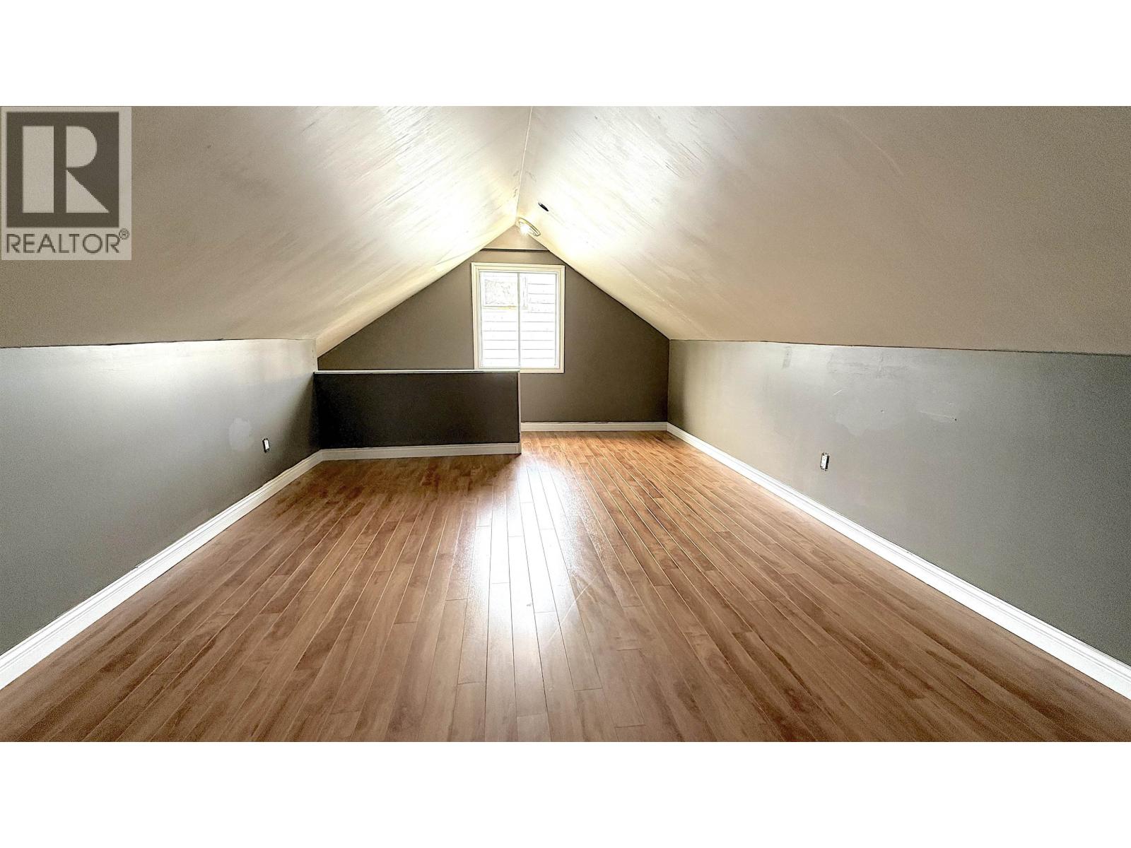 1333 E 8TH AVENUE - 14