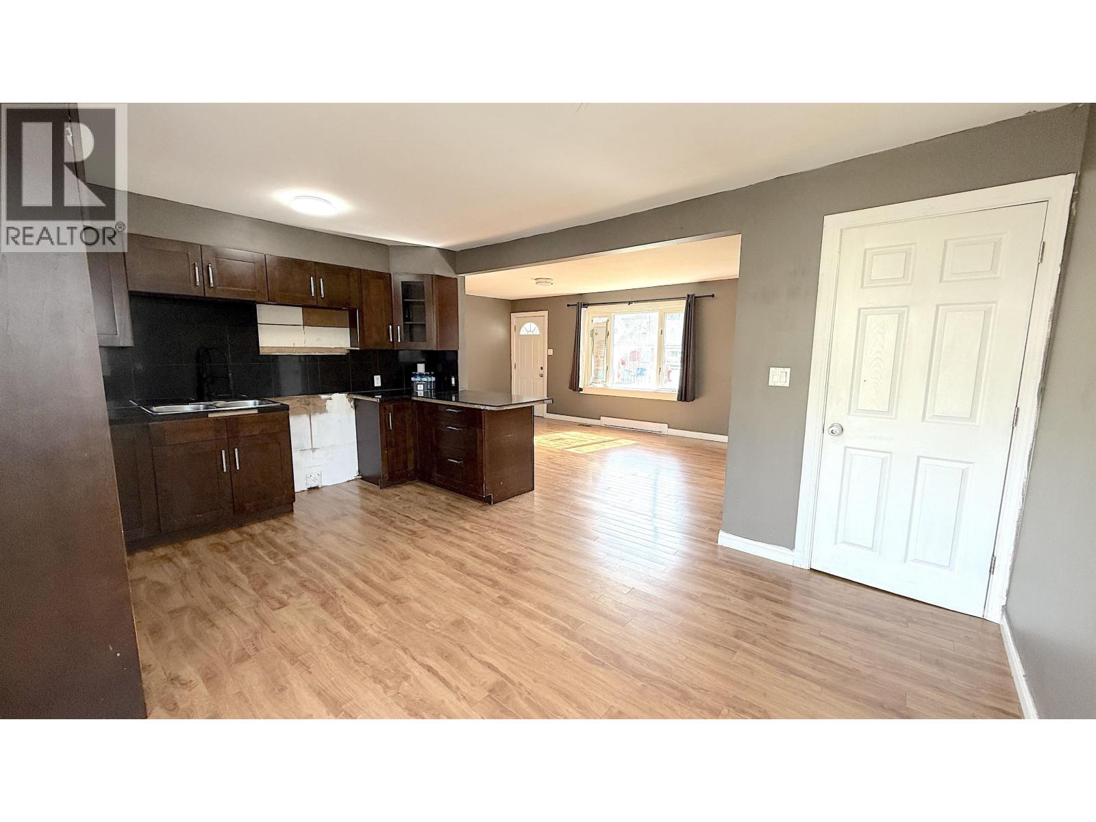 1333 E 8TH AVENUE - 11