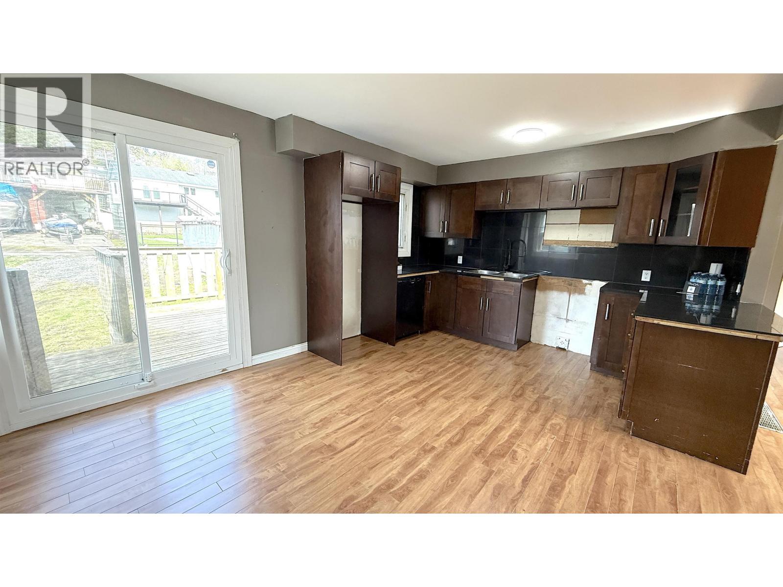 1333 E 8TH AVENUE - 10