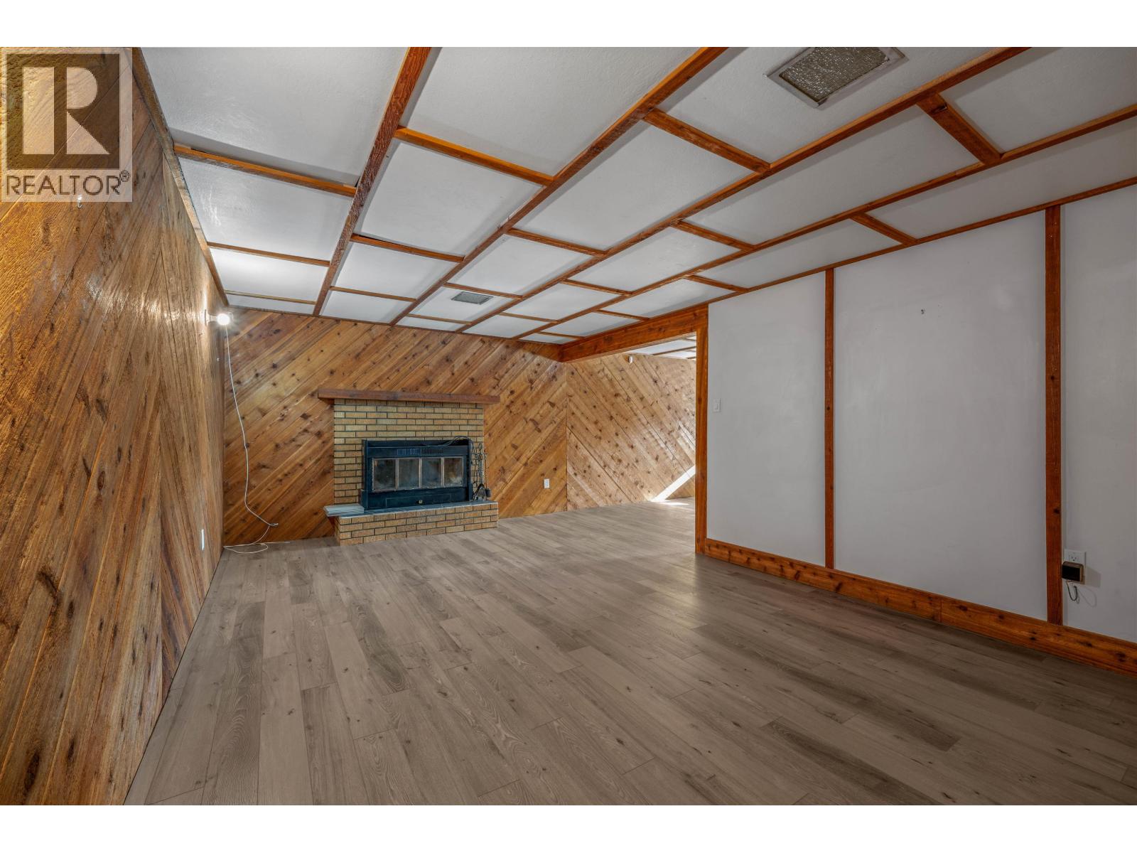 2725 POLARIS ROAD - 18