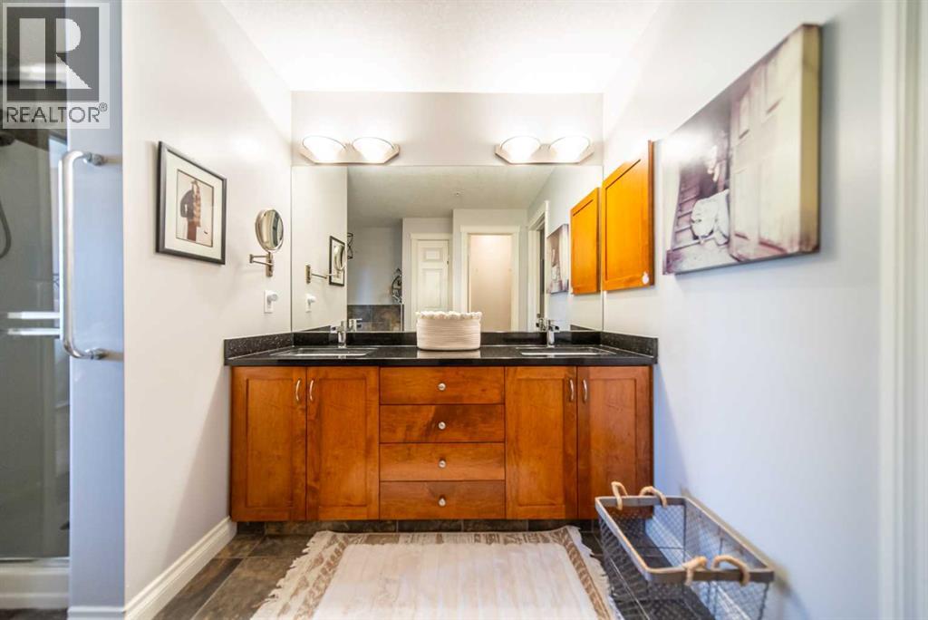 Single Family House for Sale in   Hemlock Crescent SW Spruce Cliff Calgary 