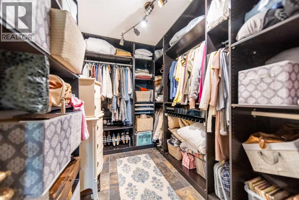 Single Family House for Sale in   Hemlock Crescent SW Spruce Cliff Calgary 