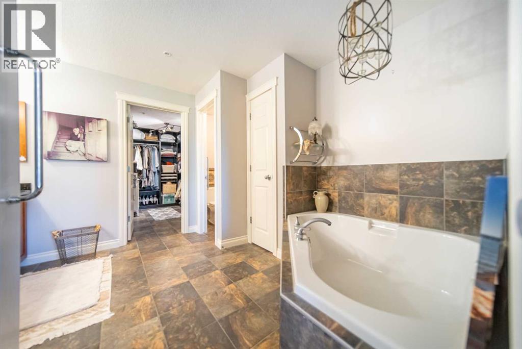 Single Family House for Sale in   Hemlock Crescent SW Spruce Cliff Calgary 