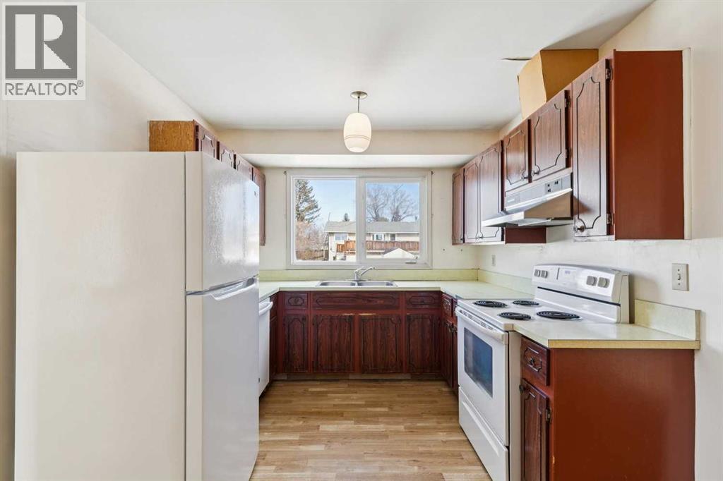 Single Family House Bungalow for Sale in   Avenue SE Penbrooke Meadows Calgary 