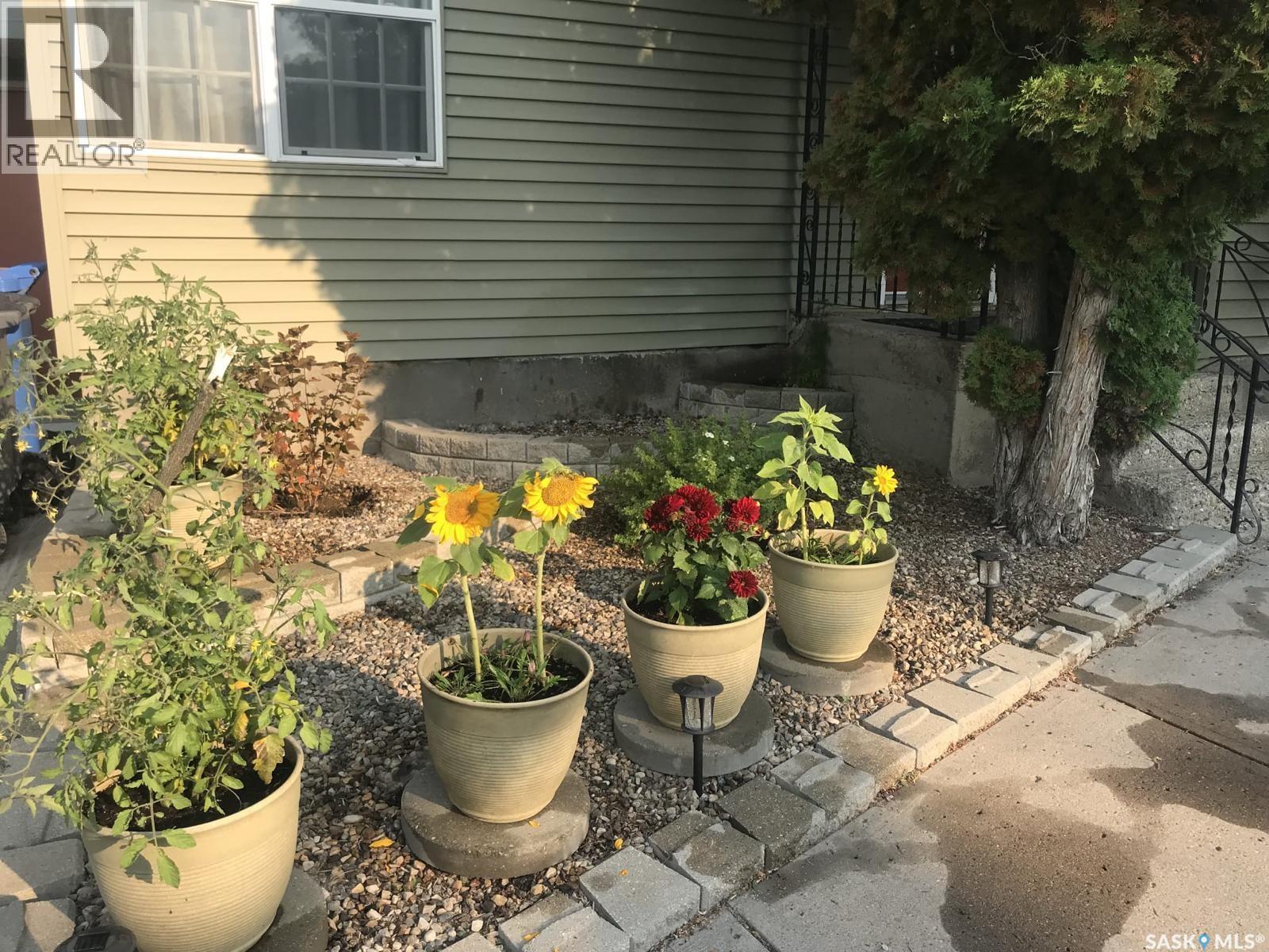 118 SECOND STREET W - 15