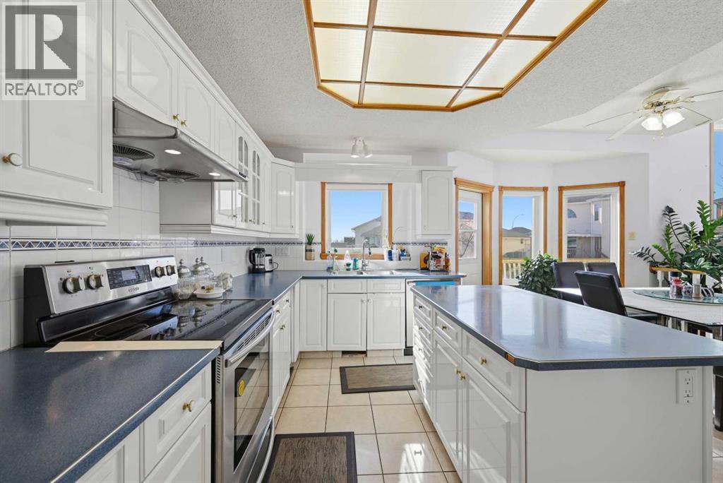 Single Family House for Sale in  Coral Springs Place NE Coral Springs Calgary 