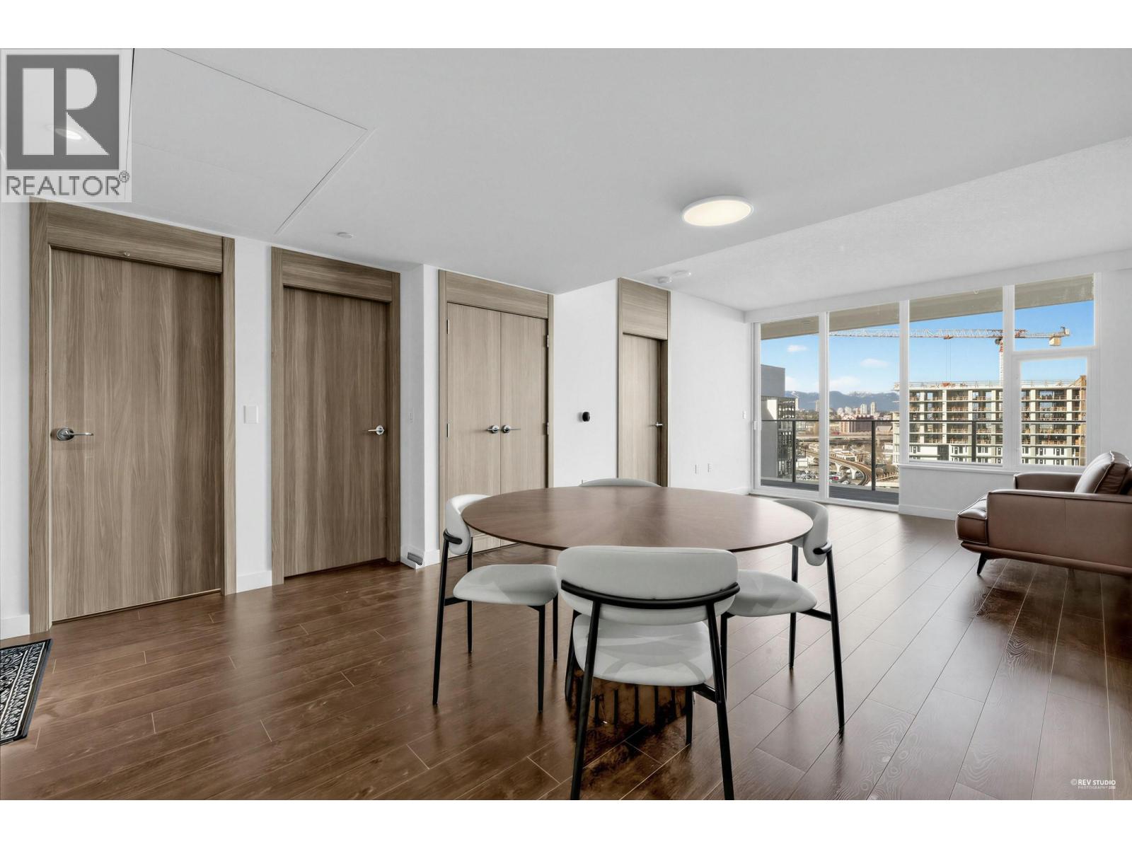 #1215-8611 HAZELBRIDGE Way, Richmond