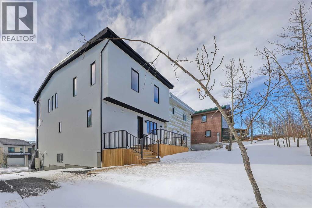 Single Family House for Sale in  Rockhaven Green NW Rocky Ridge Calgary 