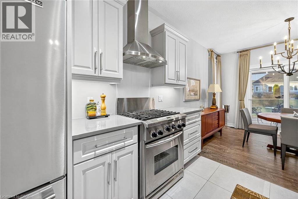 135 NEW LAKESHORE ROAD - 10