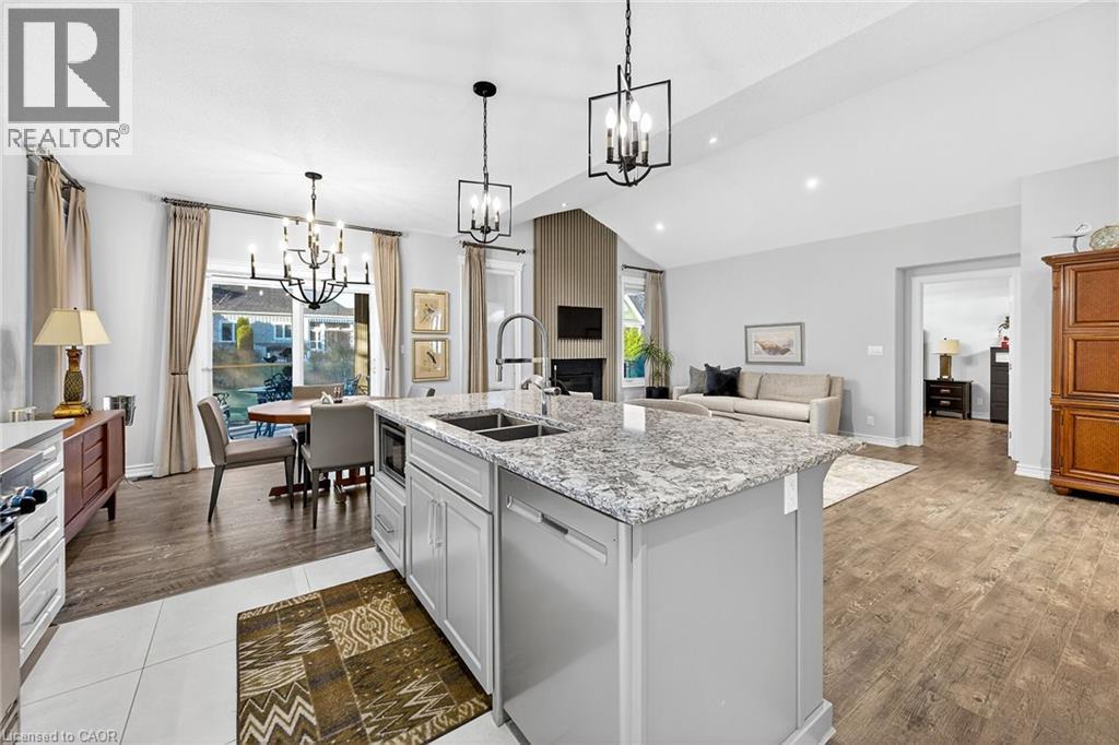 135 NEW LAKESHORE ROAD - 13