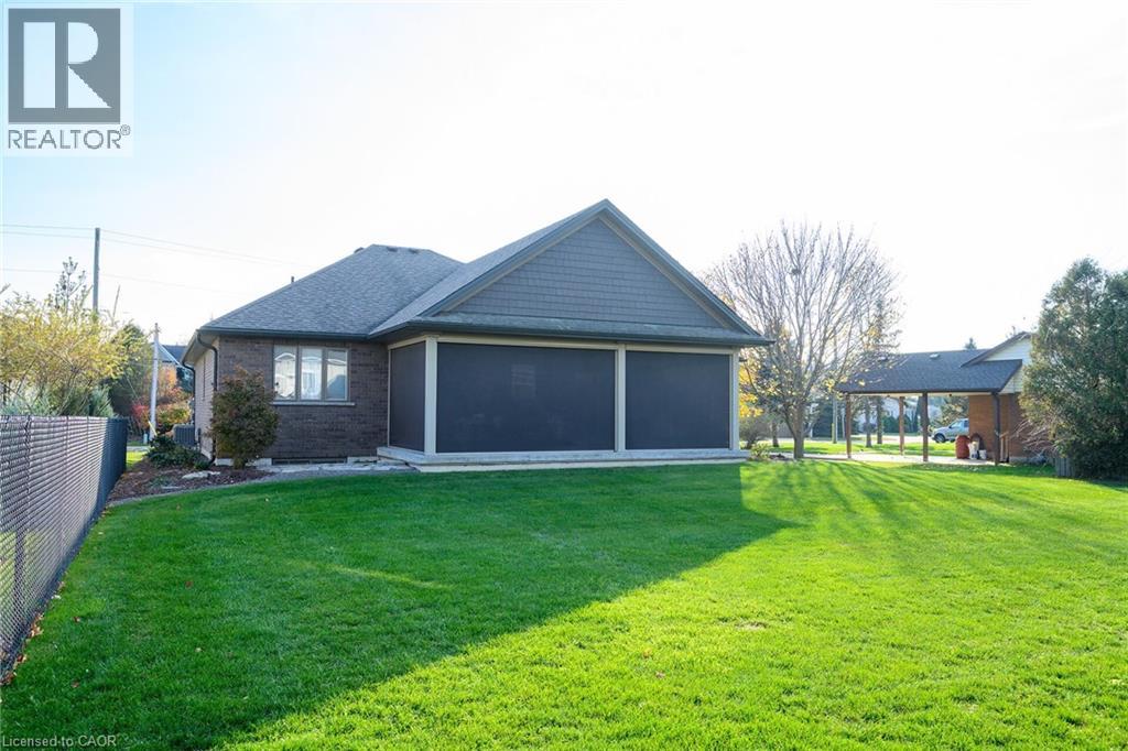 135 NEW LAKESHORE ROAD - 30