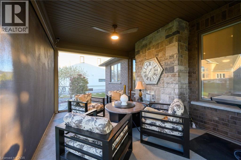 135 NEW LAKESHORE ROAD - 33