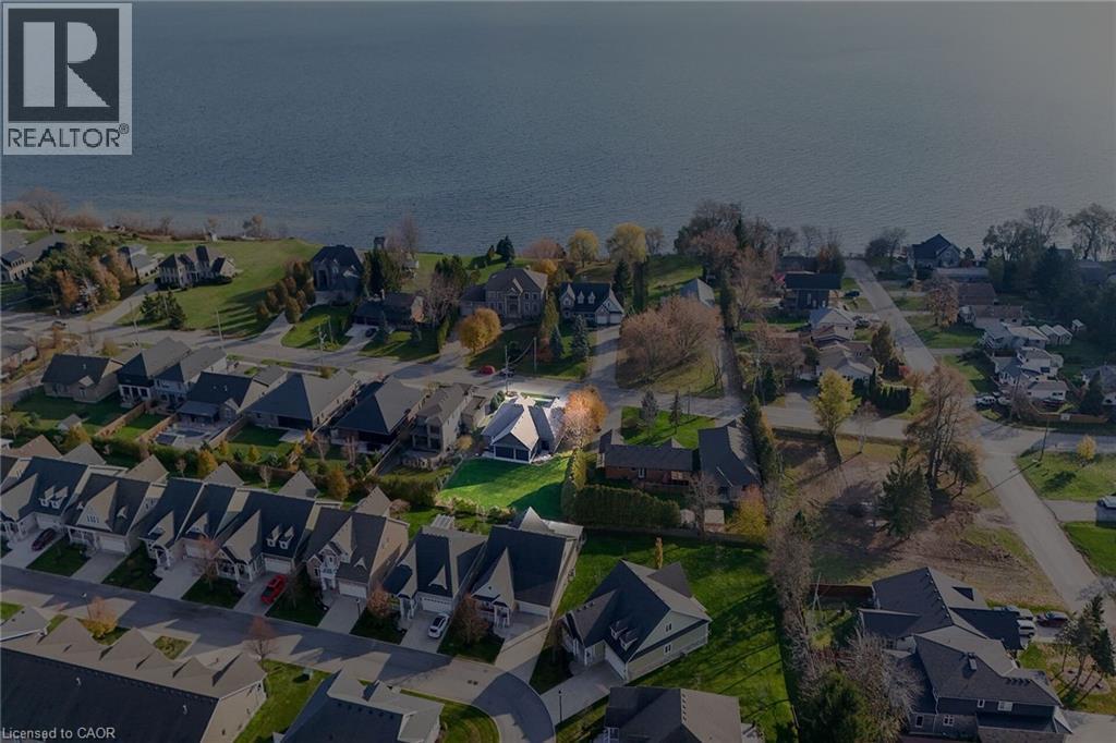 135 NEW LAKESHORE ROAD - 36