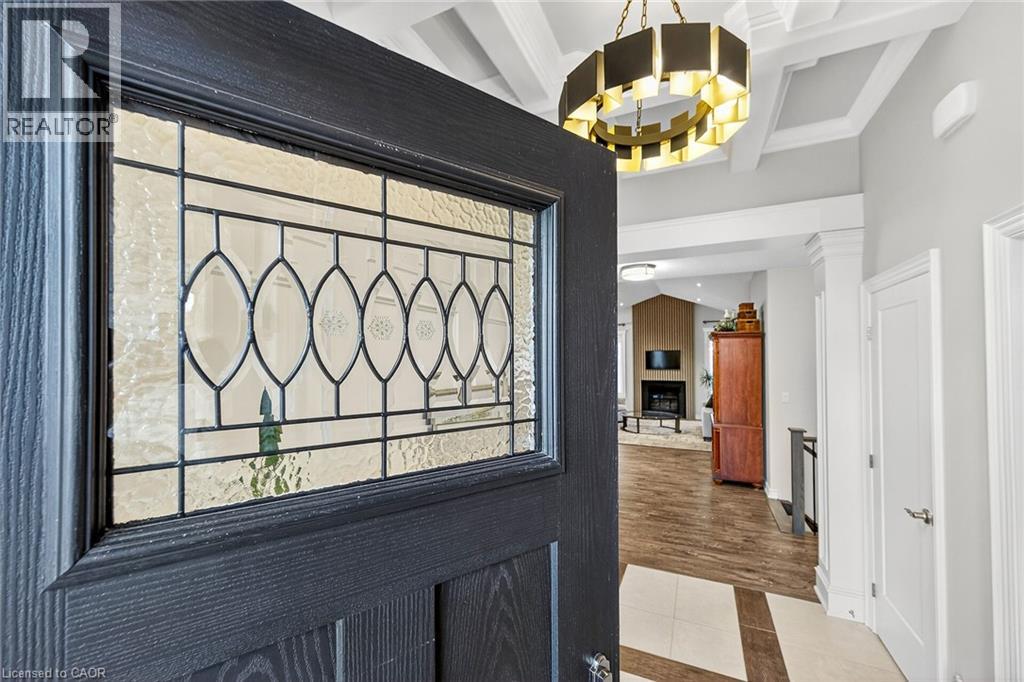 135 NEW LAKESHORE ROAD - 4