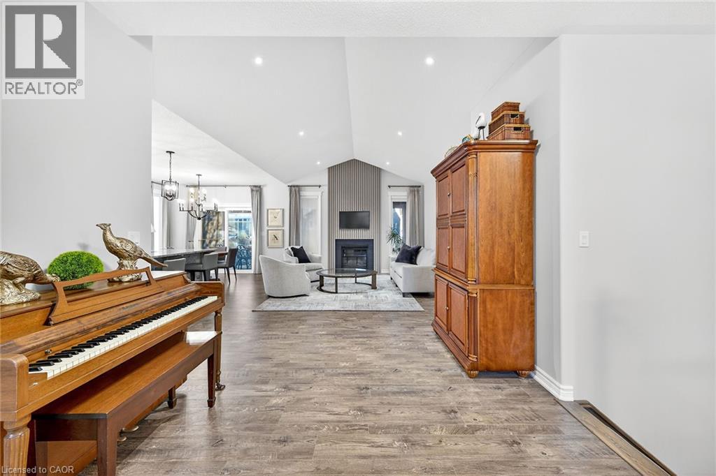 135 NEW LAKESHORE ROAD - 7