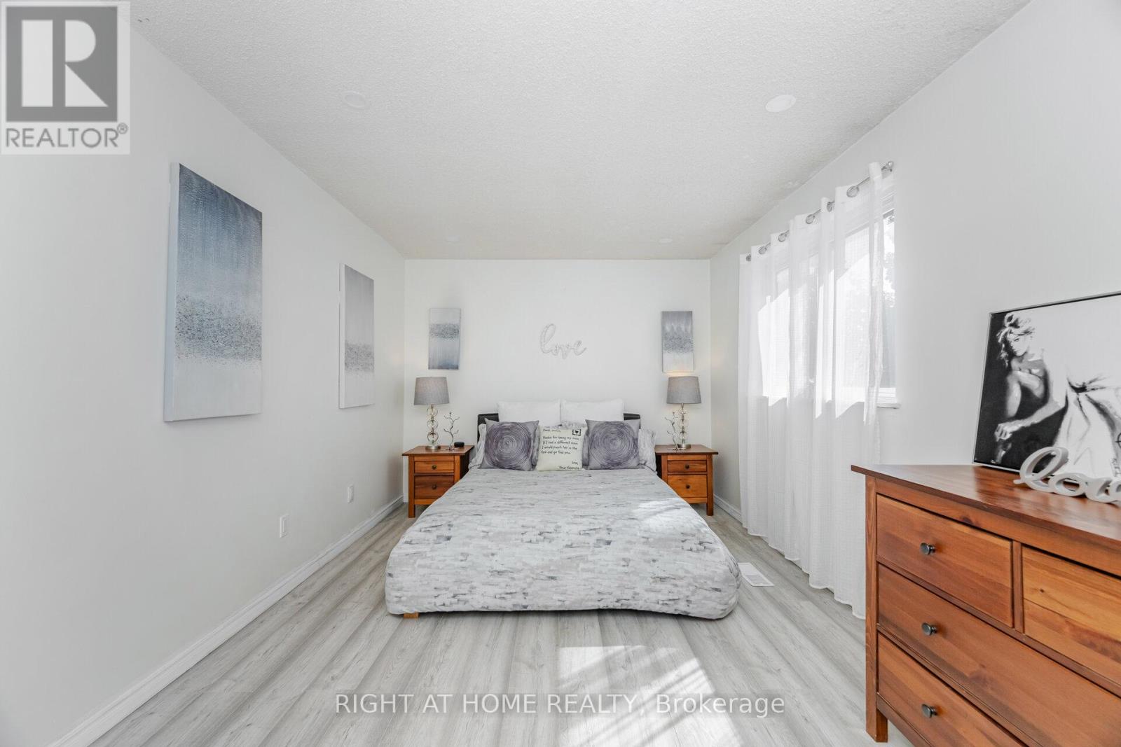 #7 453 WOODVIEW ROAD - 21