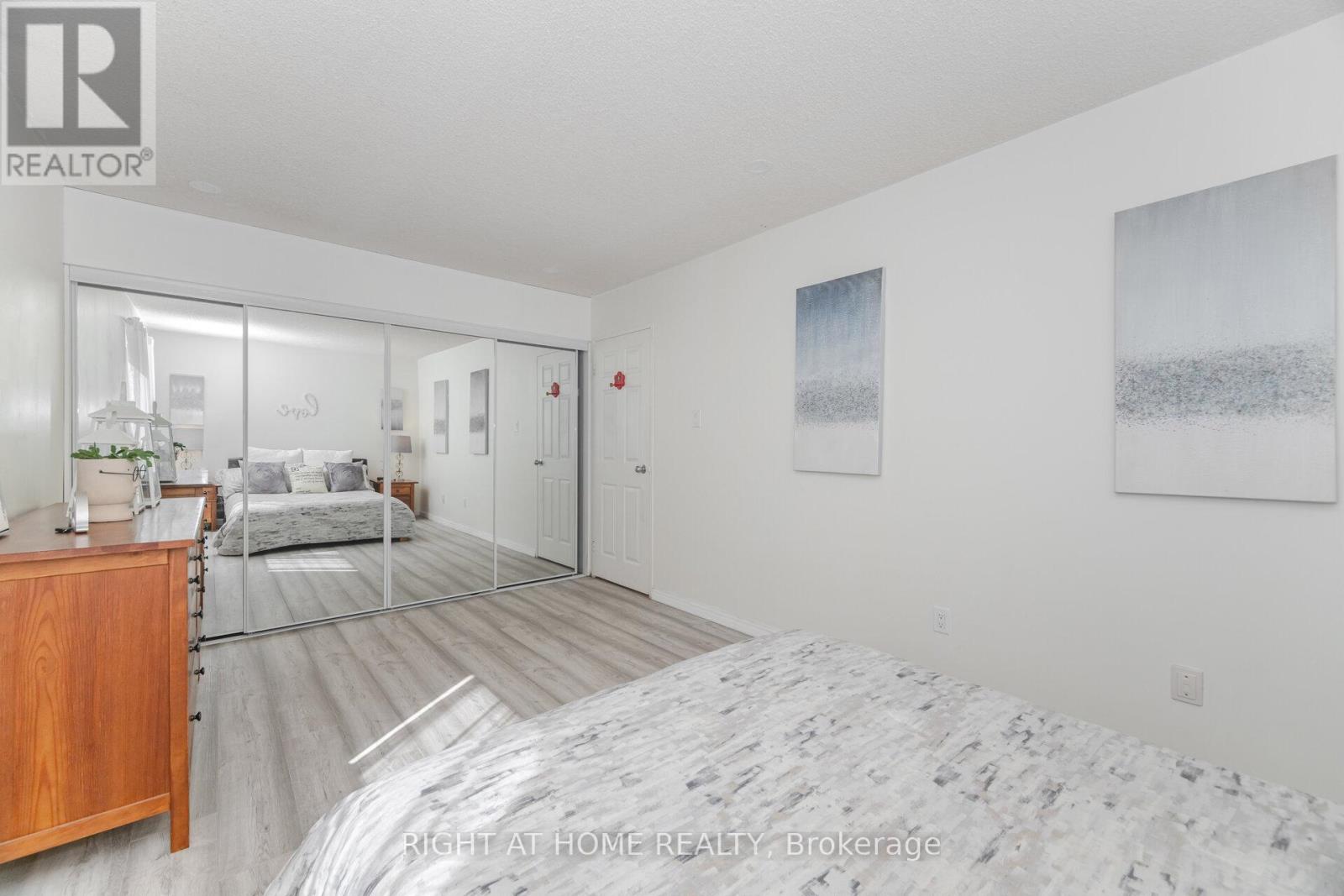 #7 453 WOODVIEW ROAD - 22
